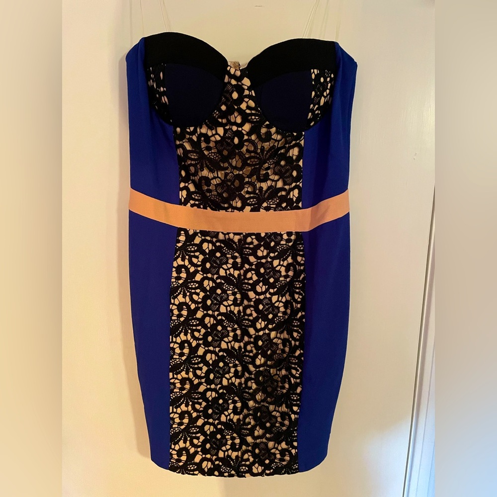 Lace detailed mini dress size Large